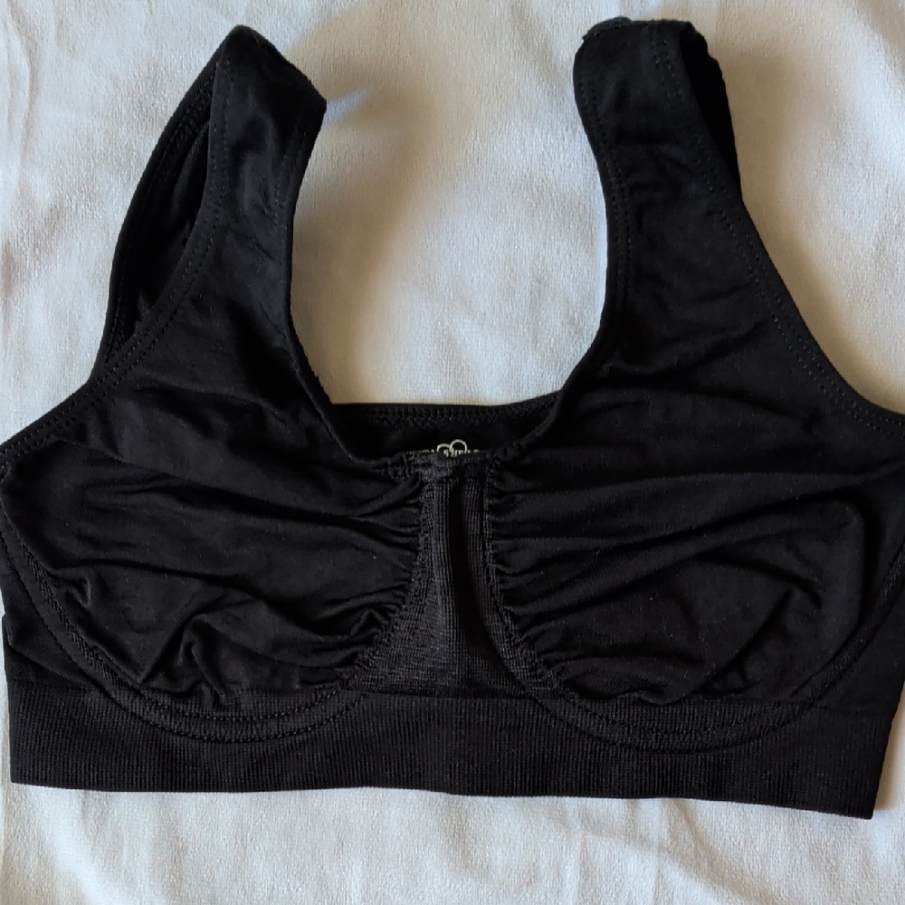 Rhonda Shear Underwire Pull Over Bra Size Small